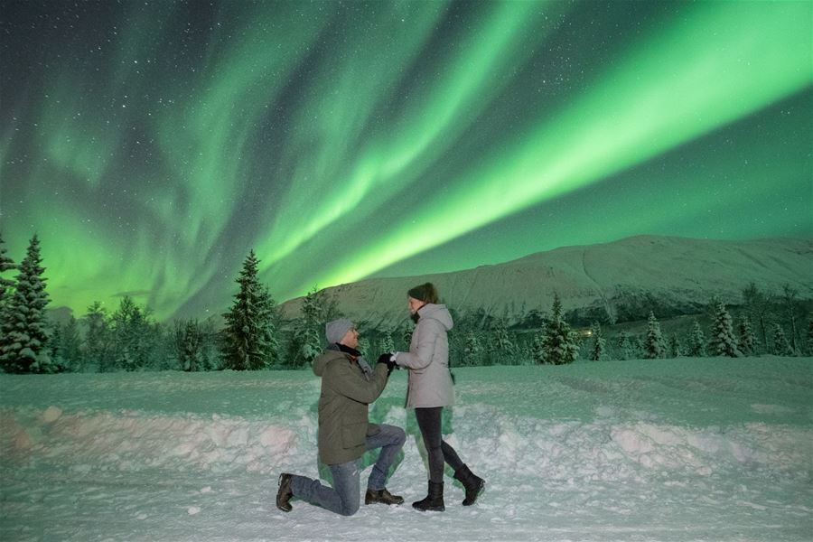 proposal under the aurora