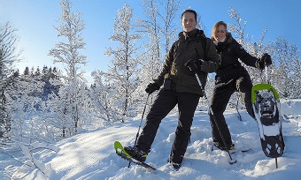 Guided easy snowshoeing with a visit to local café