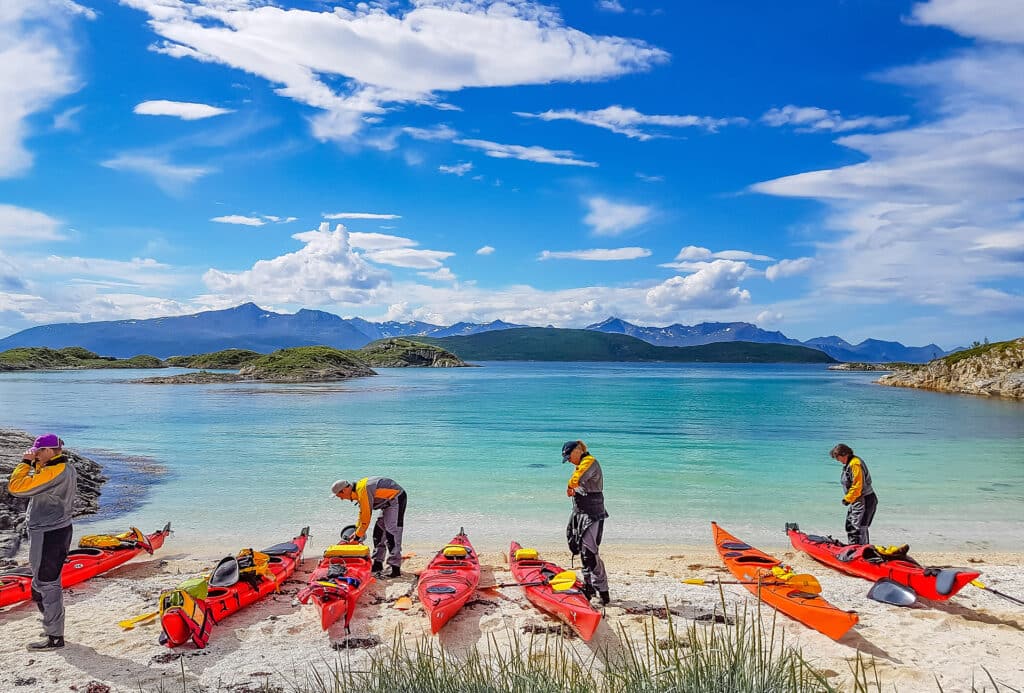 Kajakkpadling i Sommarøy, fra Tromsø (+ badstue og lunsj)