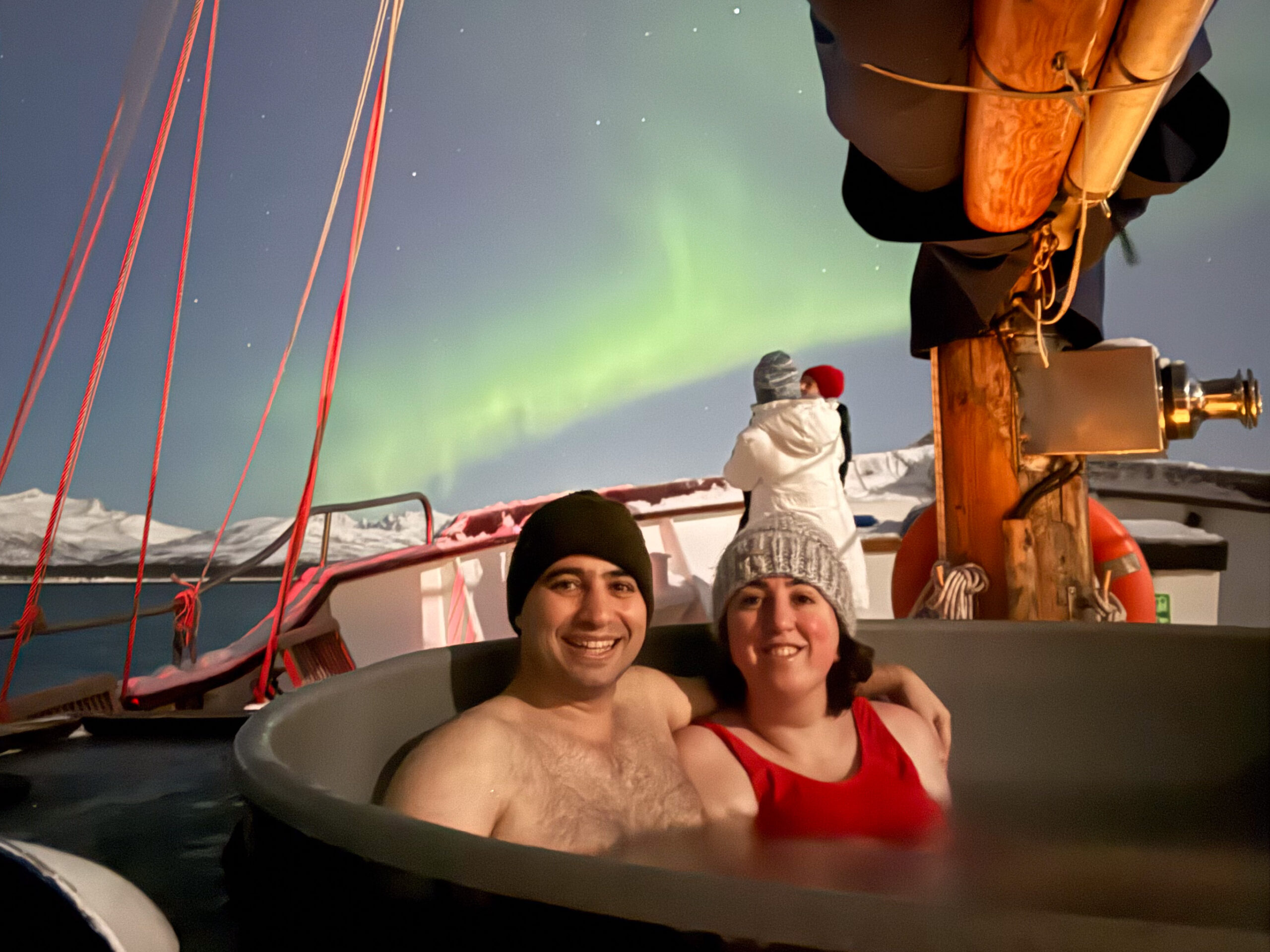 Aurora hot tub cruise